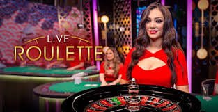 jl18 casino section with live dealer baccarat and slot game categories on mobile